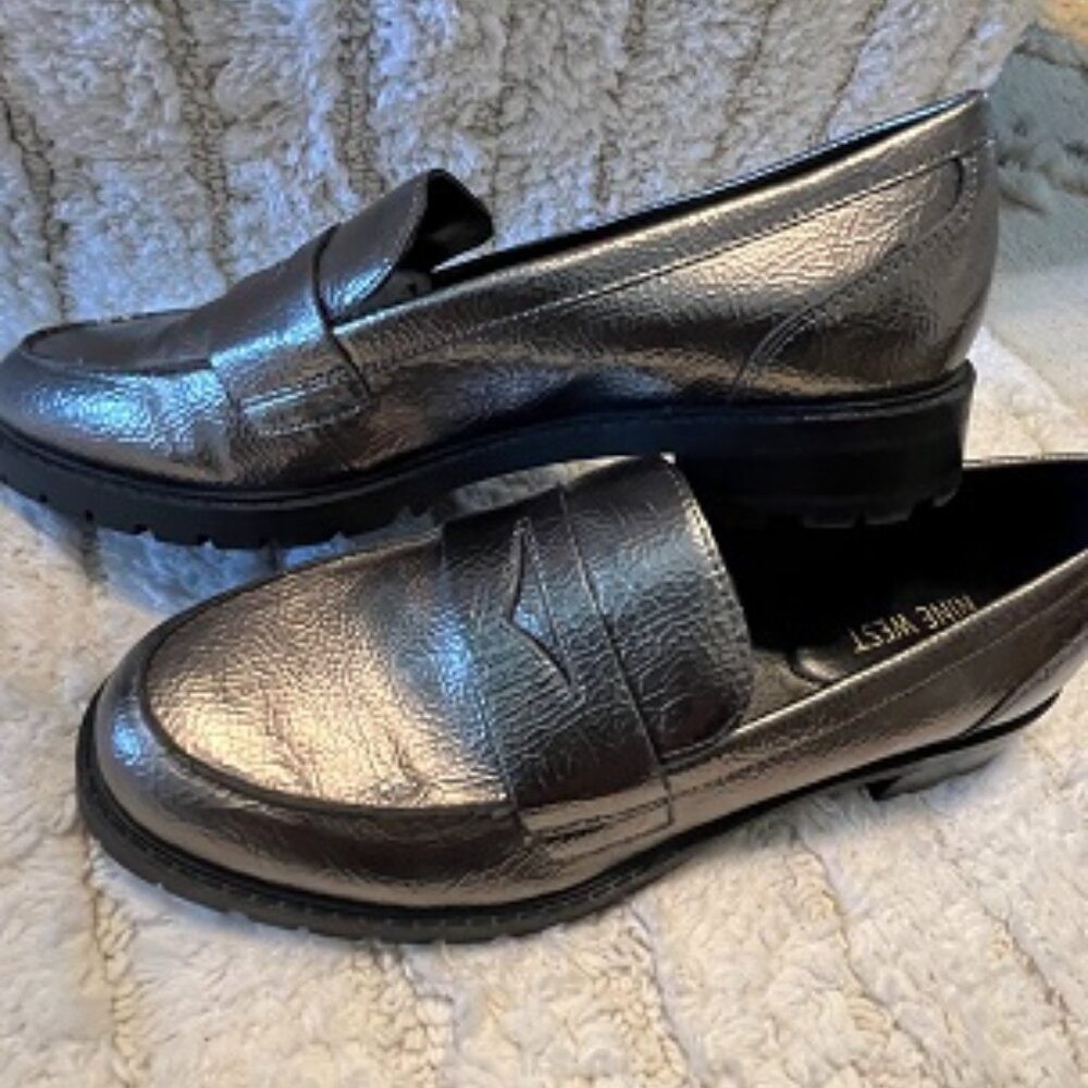 Nine West Platinum Loafers Size 7M